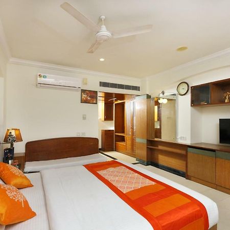 Oyo 1081 Hotel Sindhu International Tirupati Exterior photo
