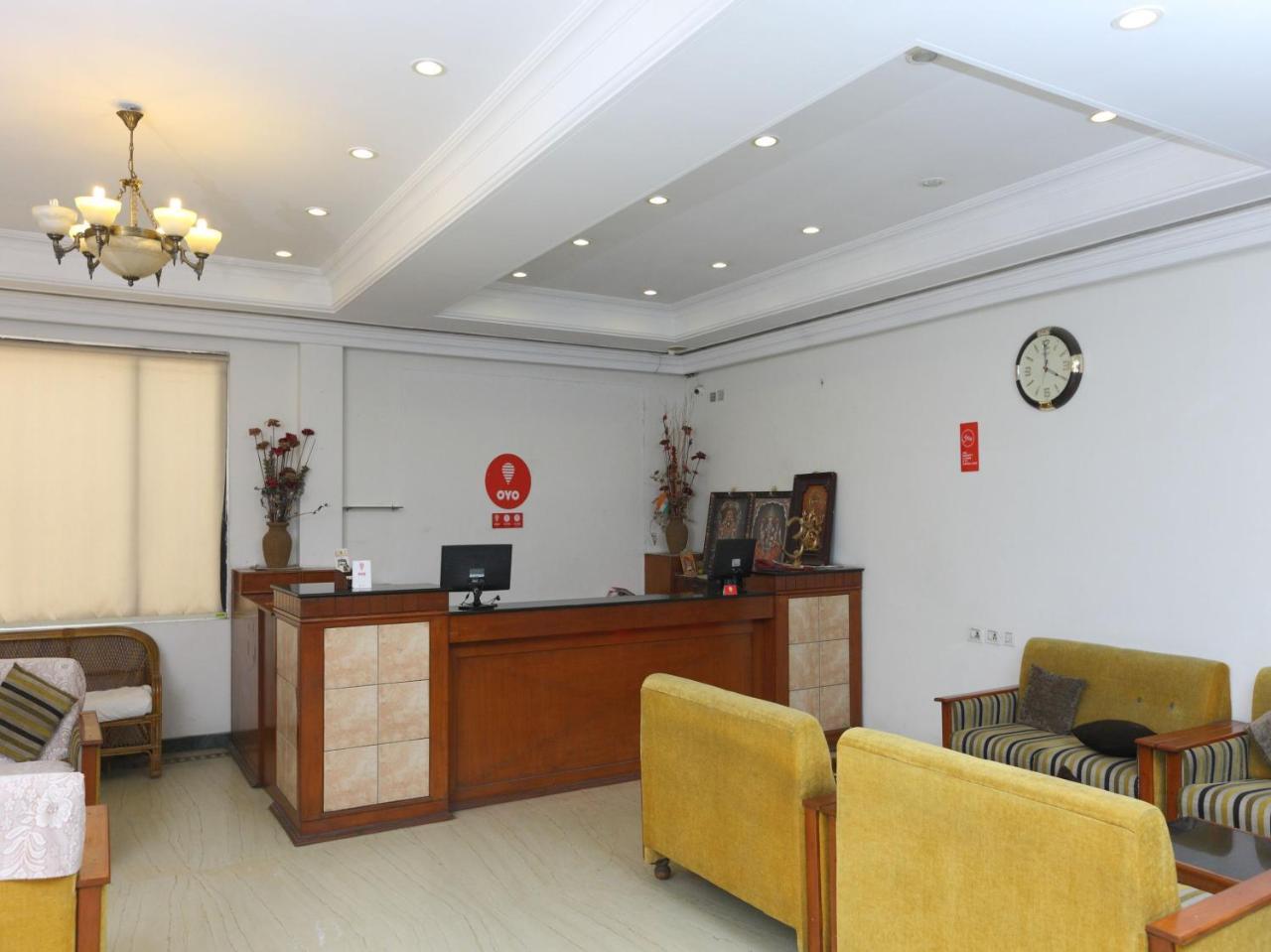 Oyo 1081 Hotel Sindhu International Tirupati Exterior photo