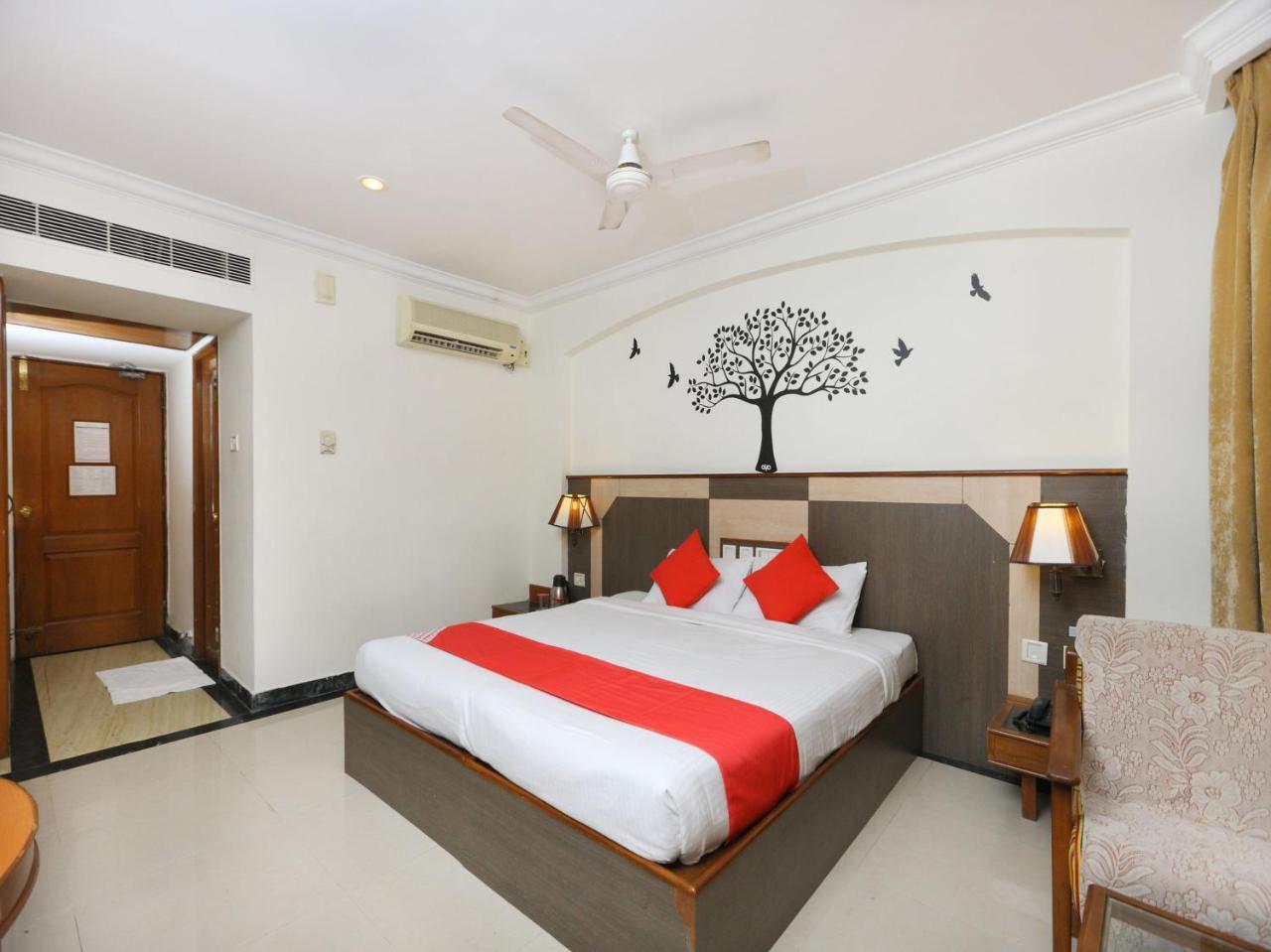 Oyo 1081 Hotel Sindhu International Tirupati Exterior photo