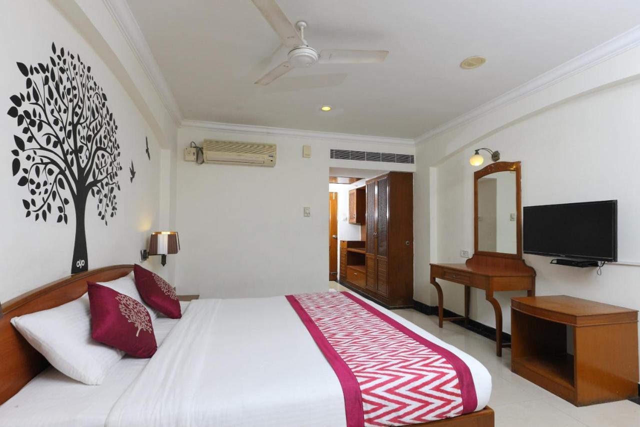 Oyo 1081 Hotel Sindhu International Tirupati Exterior photo