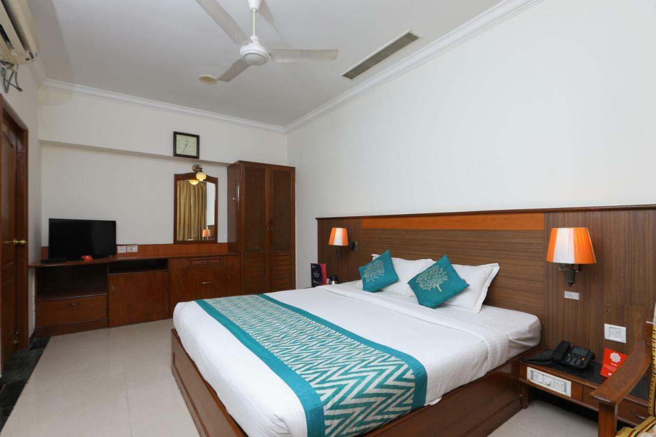 Oyo 1081 Hotel Sindhu International Tirupati Exterior photo